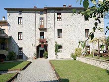 Three comfortable self catering apartments in the Lucca mountains