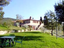 Italy holiday rentals - apartments in Umbria, close to Tuscany. Green Tree vacation rental apartments.